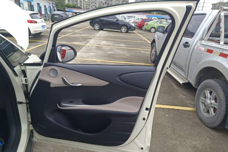 Used BYD Dolphin 2021 405 km Fashion Edition Interior 5