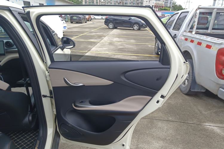 Used BYD Dolphin 2021 405 km Fashion Edition Interior 6