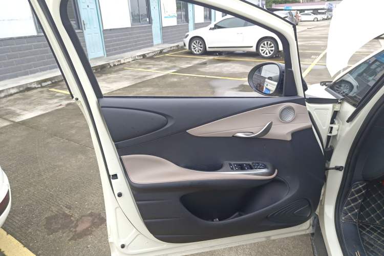 Used BYD Dolphin 2021 405 km Fashion Edition Interior 7