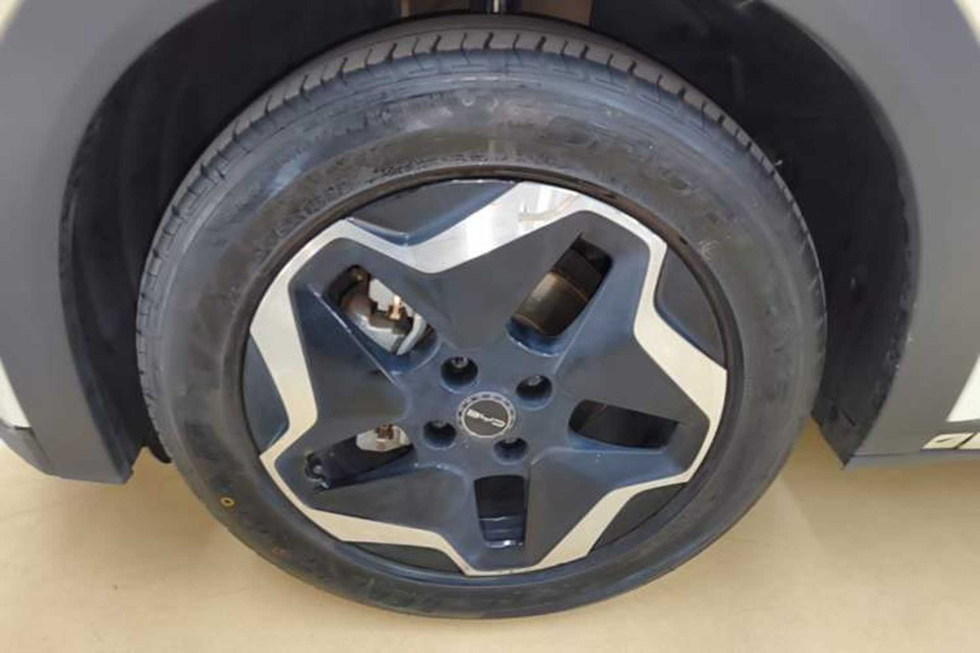 Used BYD Dolphin 2021 405 km Fashion Edition Left Front Wheel Hub