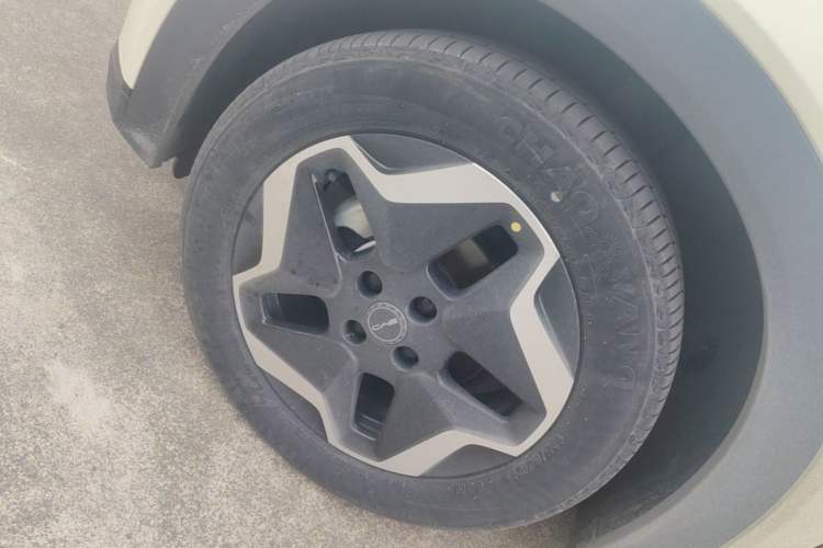 Used BYD Dolphin 2021 405 km Fashion Edition Left Front Wheel Hub