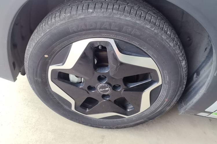 Used BYD Dolphin 2021 405 km Fashion Edition Left Front Wheel Hub