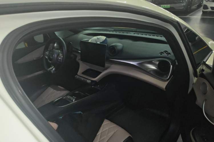 Used BYD Dolphin 2021 405 km Fashion Edition Odometer Close Up