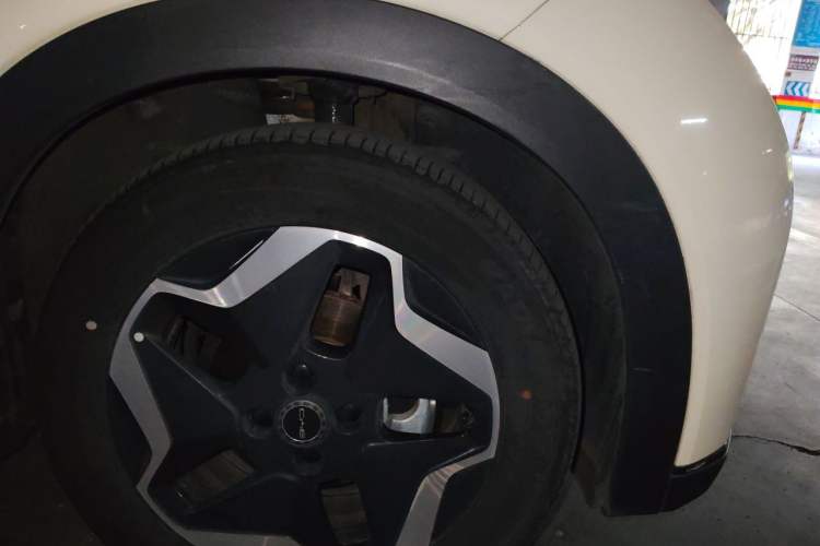 Used BYD Dolphin 2021 405 km Fashion Edition Right Front Wheel Hub