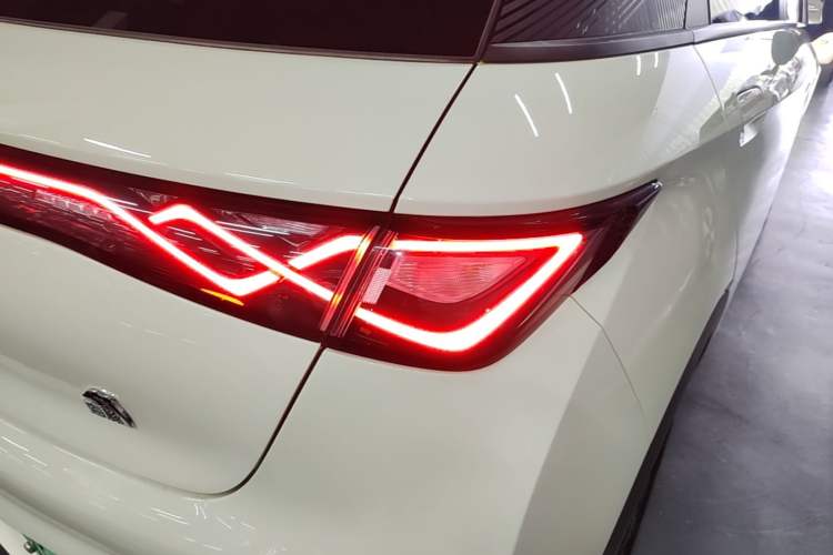 Used BYD Dolphin 2021 405 km Fashion Edition Right Rear Taillight