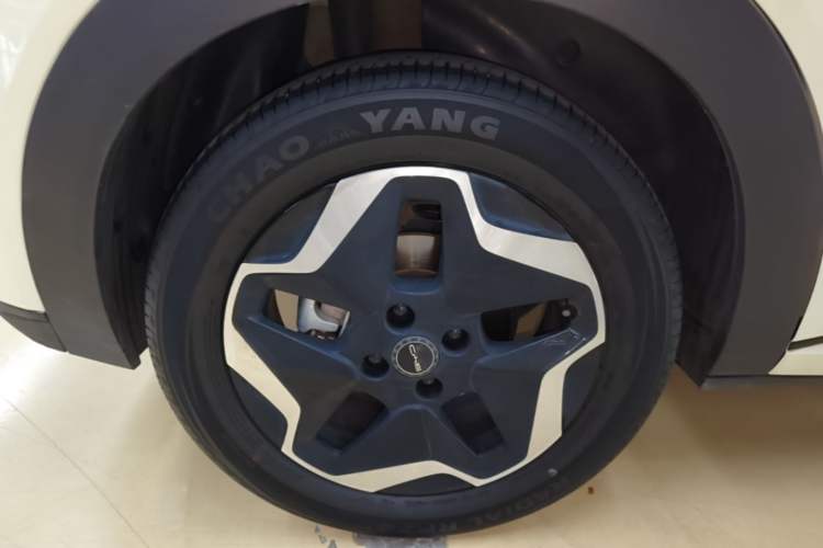 Used BYD Dolphin 2021 405 km Fashion Edition Right Rear Wheel Hub