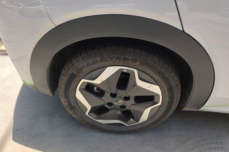Used BYD Dolphin 2021 405 km Free Version Right Rear Wheel Hub