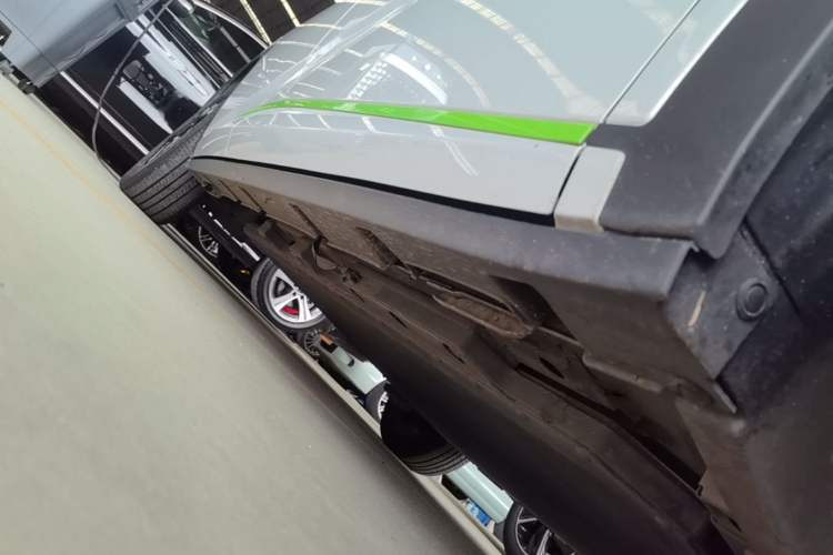Used BYD Dolphin 2021 405 km Fashion Edition Right Side Sill