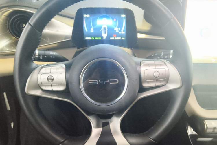 Used BYD Dolphin 2021 405 km Fashion Edition Steering Wheel