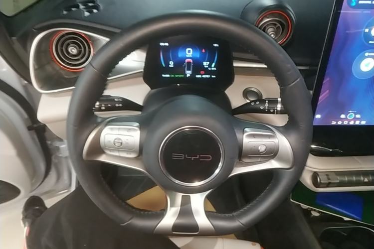 Used BYD Dolphin 2021 405 km Fashion Edition Steering Wheel