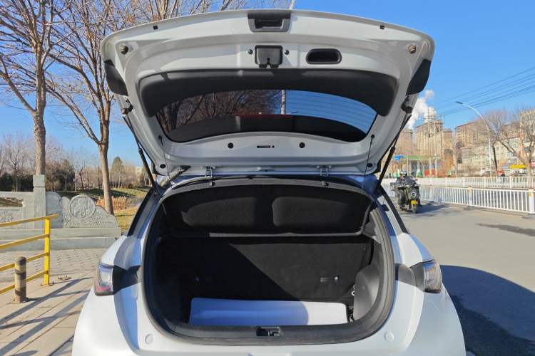 Used BYD Dolphin 2021 405 km Fashion Edition Trunk