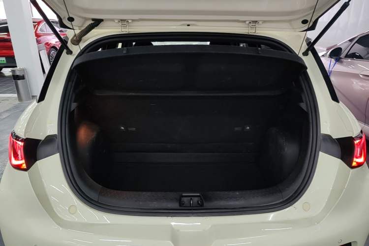 Used BYD Dolphin 2021 405 km Fashion Edition Trunk