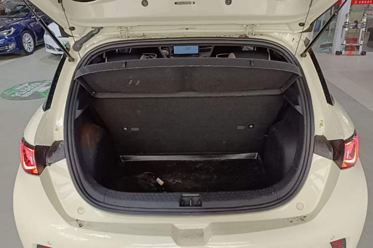 Used BYD Dolphin 2021 405 km Free Version Trunk