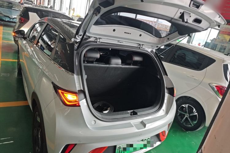 Used BYD Dolphin 2021 405 km Fashion Edition Trunk