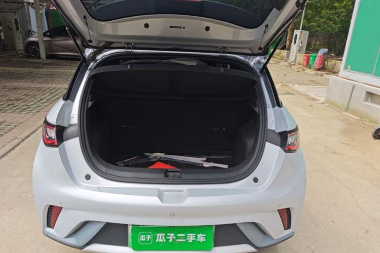 Used BYD Dolphin 2021 405 km Fashion Edition Trunk