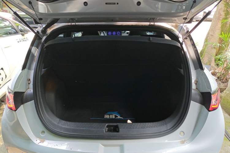 Used BYD Dolphin 2021 405 km Free Version Trunk
