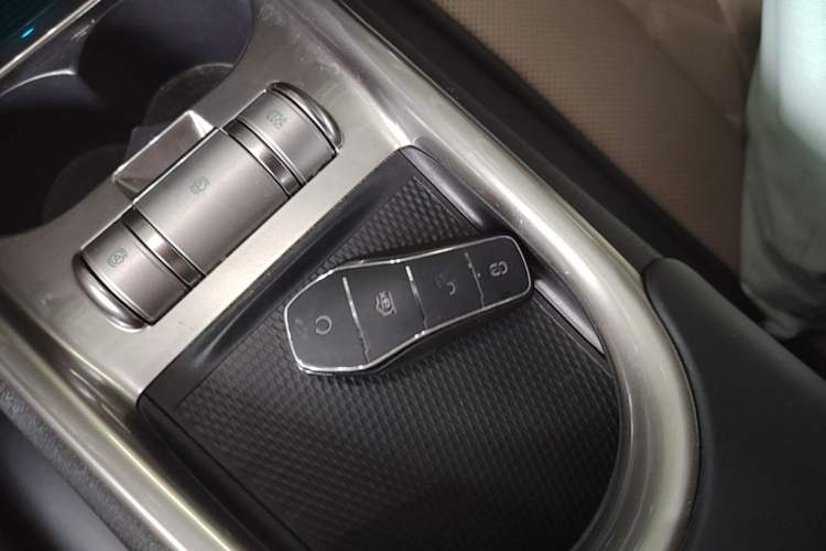 Used BYD Dolphin 2021 405 km Free Version Vehicle Key