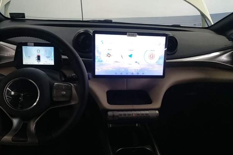 Used BYD Dolphin 2021 405 km Fashion Edition Audio And AC Panel