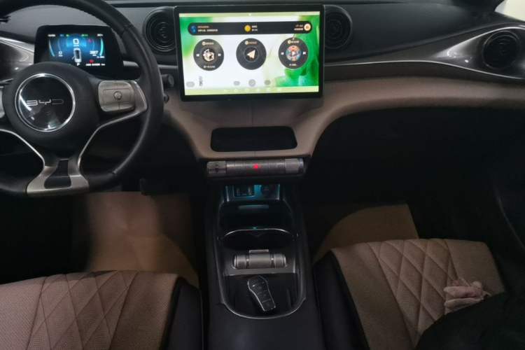 Used BYD Dolphin 2021 405 km Fashion Edition Audio And AC Panel