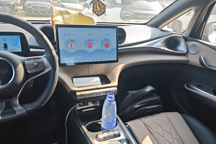 Used BYD Dolphin 2021 405 km Free Version Audio And AC Panel