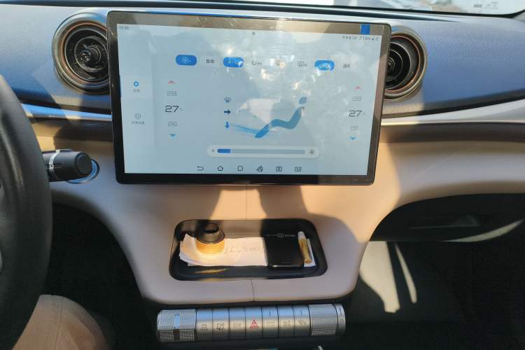 Used BYD Dolphin 2021 405 km Fashion Edition Audio And AC Panel