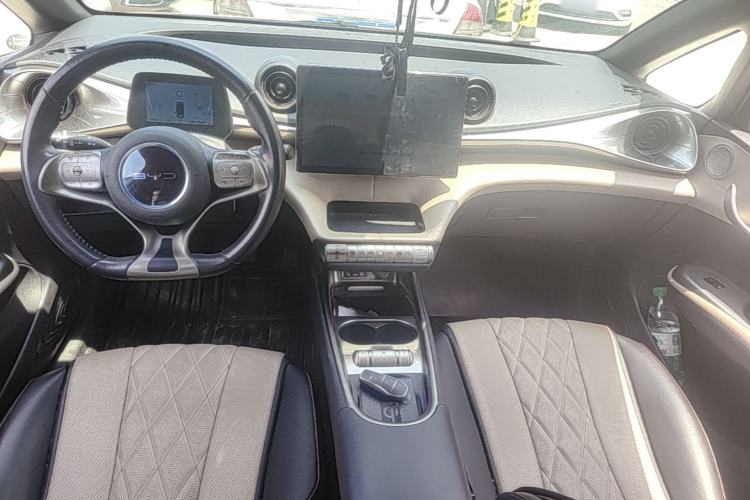 Used BYD Dolphin 2021 405 km Fashion Edition Center Console