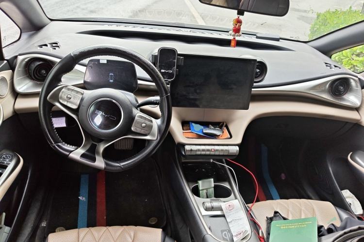 Used BYD Dolphin 2021 405 km Fashion Edition Center Console