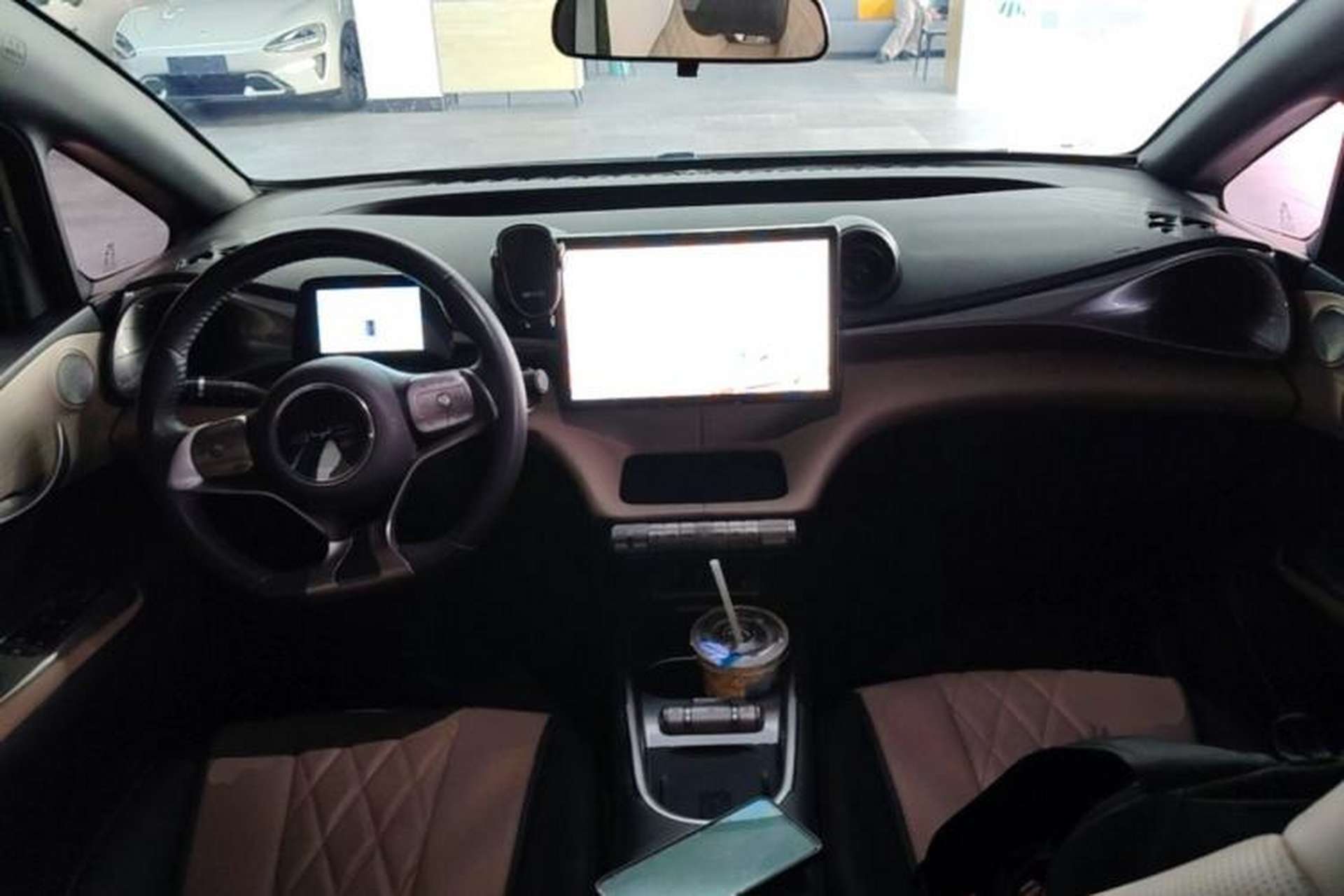 Used BYD Dolphin 2021 405 km Fashion Edition Center Console
