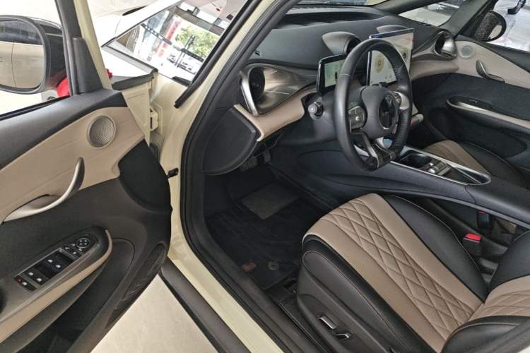 Used BYD Dolphin 2021 405 km Fashion Edition Driver Seat