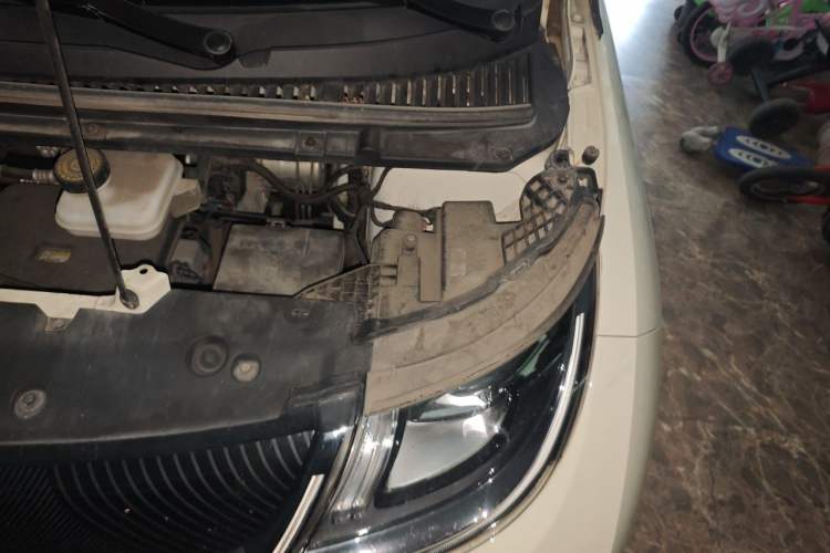 Used BYD Dolphin 2021 405 km Free Version Engine Bay Left