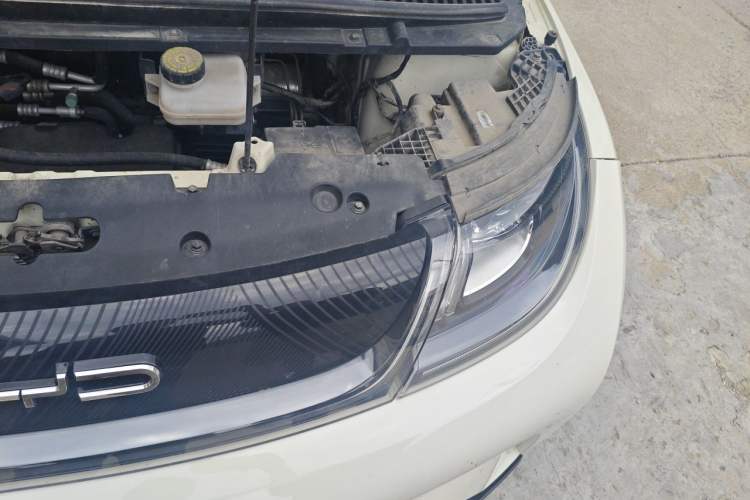 Used BYD Dolphin 2021 405 km Fashion Edition Engine Bay Left