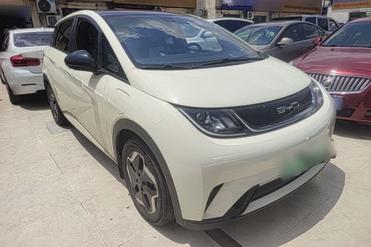 Used BYD Dolphin 2021 405 km Fashion Edition Front Right 45 Deg