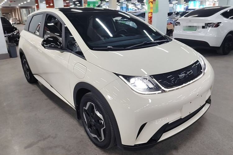 Used BYD Dolphin 2021 405 km Fashion Edition Front Right 45 Deg