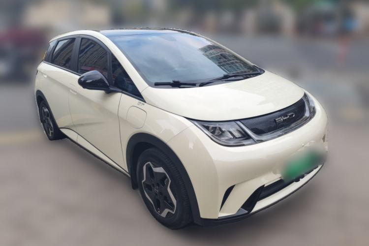 Used BYD Dolphin 2021 405 km Fashion Edition Front Right 45 Deg