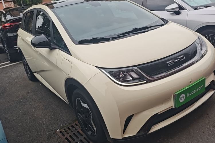 Used BYD Dolphin 2021 405 km Fashion Edition Front Right 45 Deg