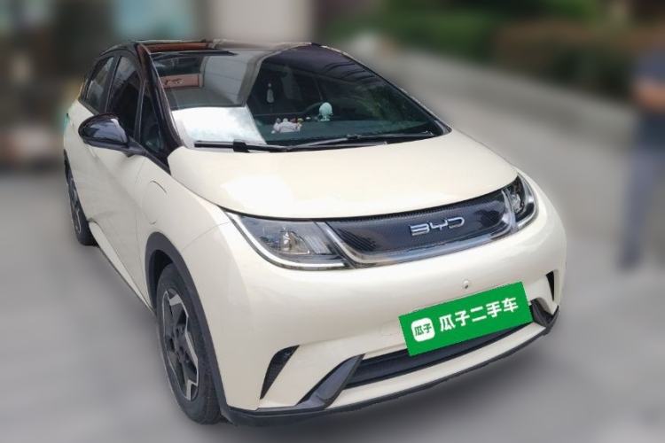 Used BYD Dolphin 2021 405 km Fashion Edition Front Right 45 Deg