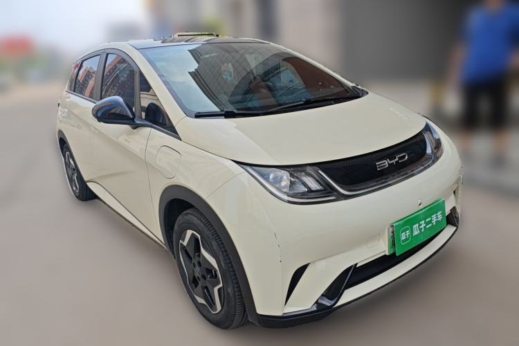 Used BYD Dolphin 2021 405 km Fashion Edition Front Right 45 Deg
