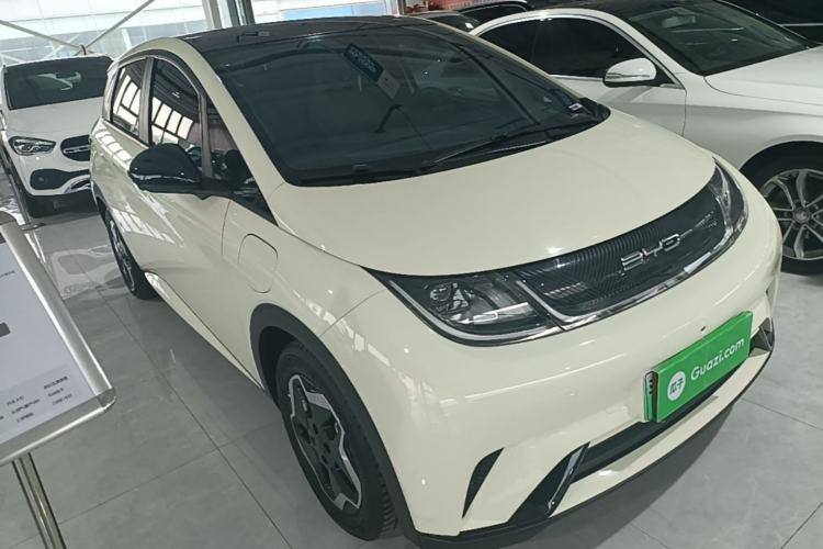 Used BYD Dolphin 2021 405 km Fashion Edition Front Right 45 Deg