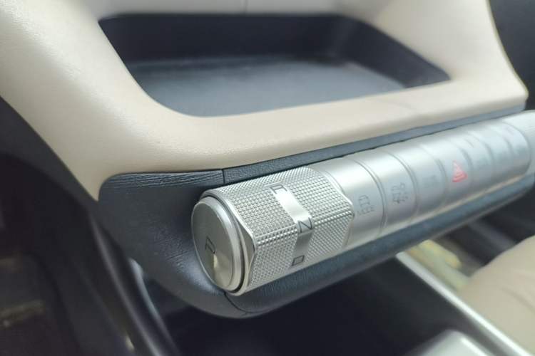 Used BYD Dolphin 2021 405 km Fashion Edition Gear Lever