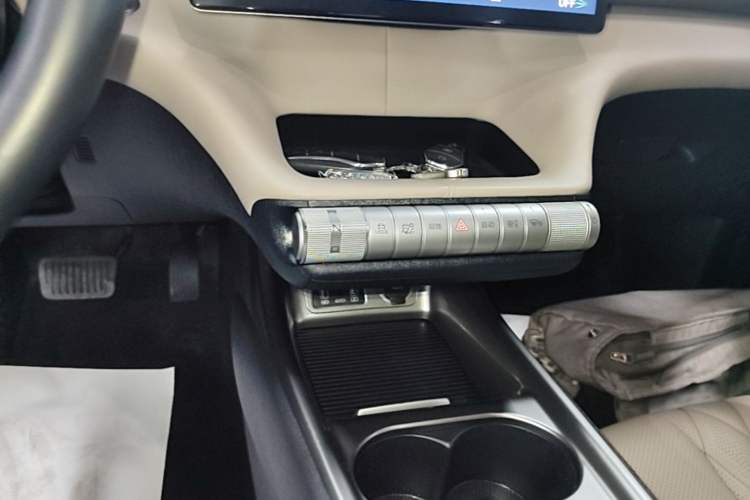 Used BYD Dolphin 2021 405 km Fashion Edition Gear Lever