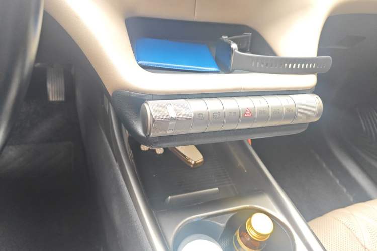 Used BYD Dolphin 2021 405 km Fashion Edition Gear Lever