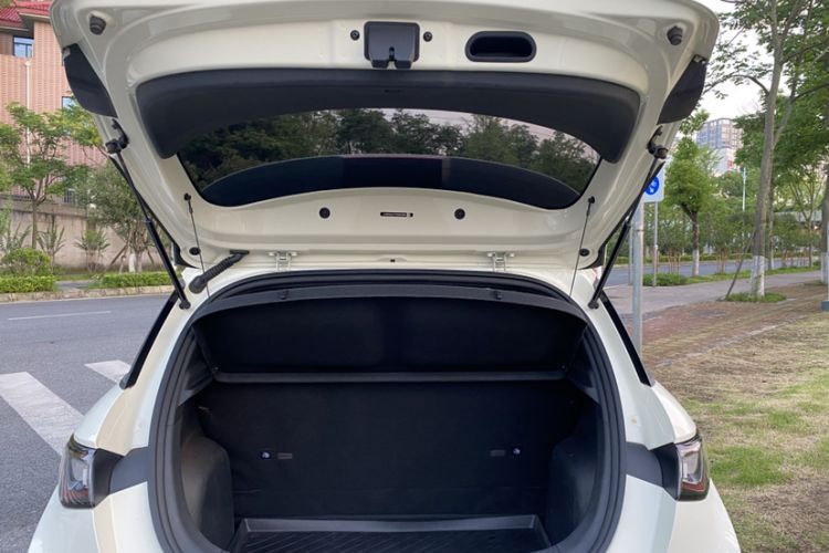 Used BYD Dolphin 2021 405 km Fashion Edition Interior 4
