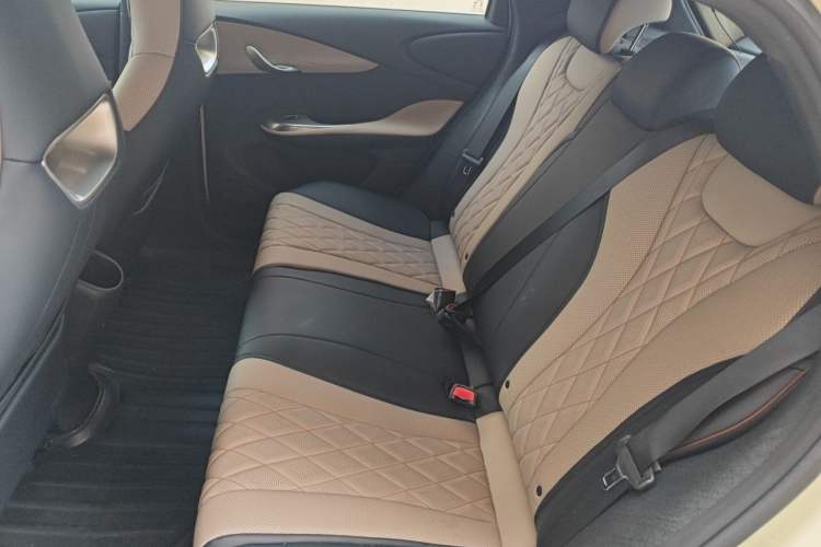 Used BYD Dolphin 2021 405 km Fashion Edition Left Rear Seat