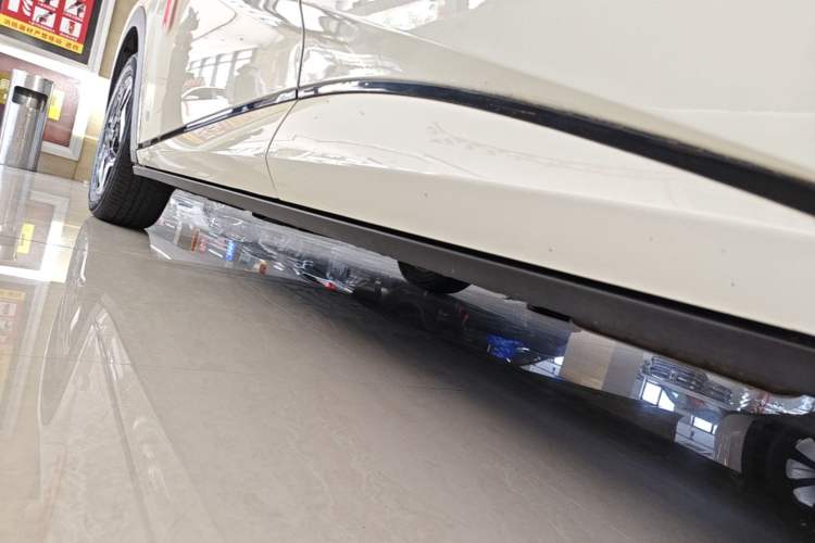 Used BYD Dolphin 2021 405 km Fashion Edition Left Side Sill