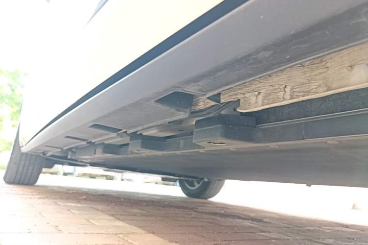 Used BYD Dolphin 2021 405 km Fashion Edition Left Side Sill