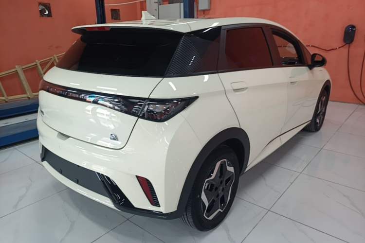 Used BYD Dolphin 2021 405 km Fashion Edition Rear Right 45 Deg