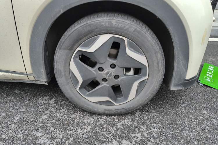 Used BYD Dolphin 2021 405 km Fashion Edition Right Front Wheel Hub