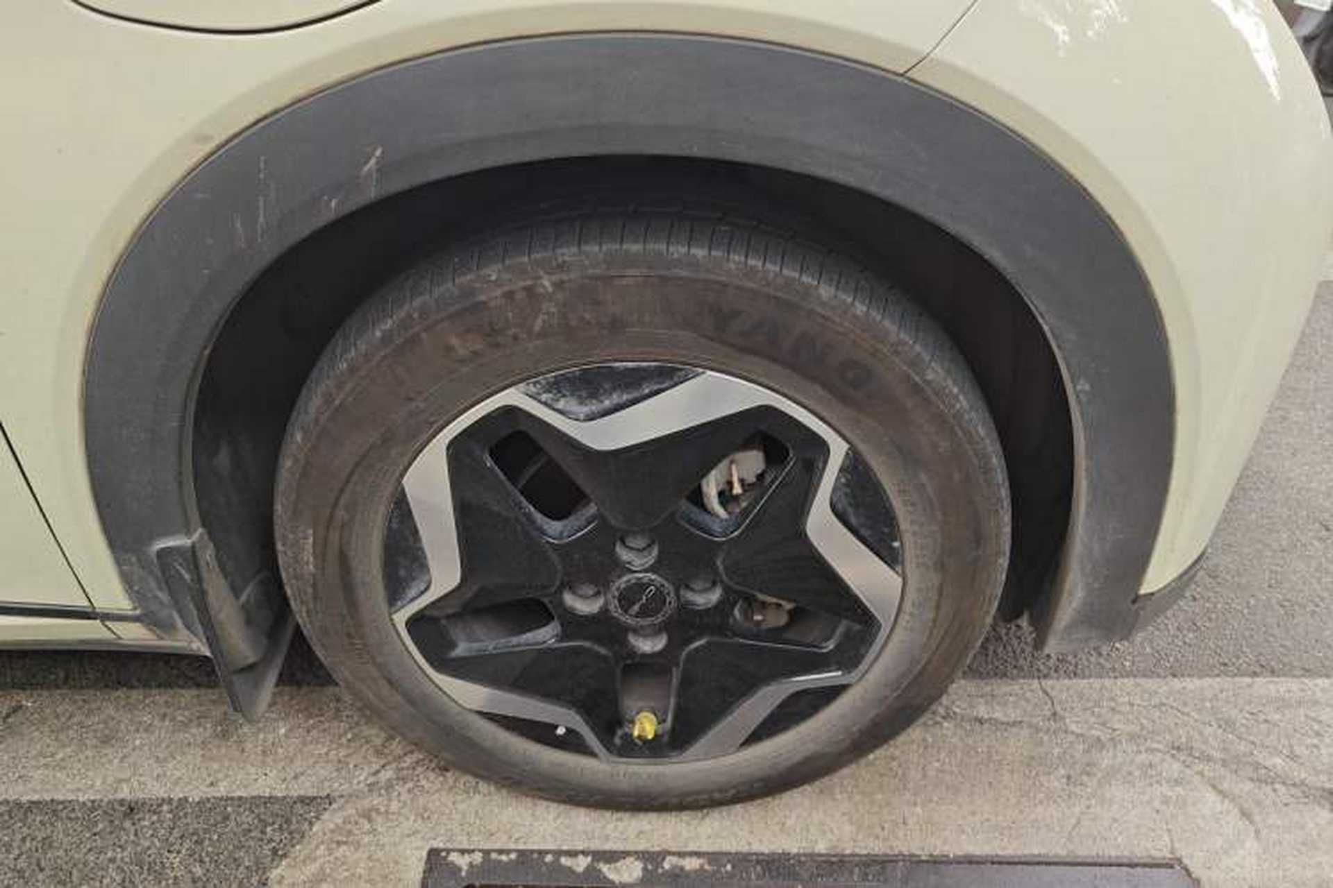 Used BYD Dolphin 2021 405 km Free Version Right Front Wheel Hub