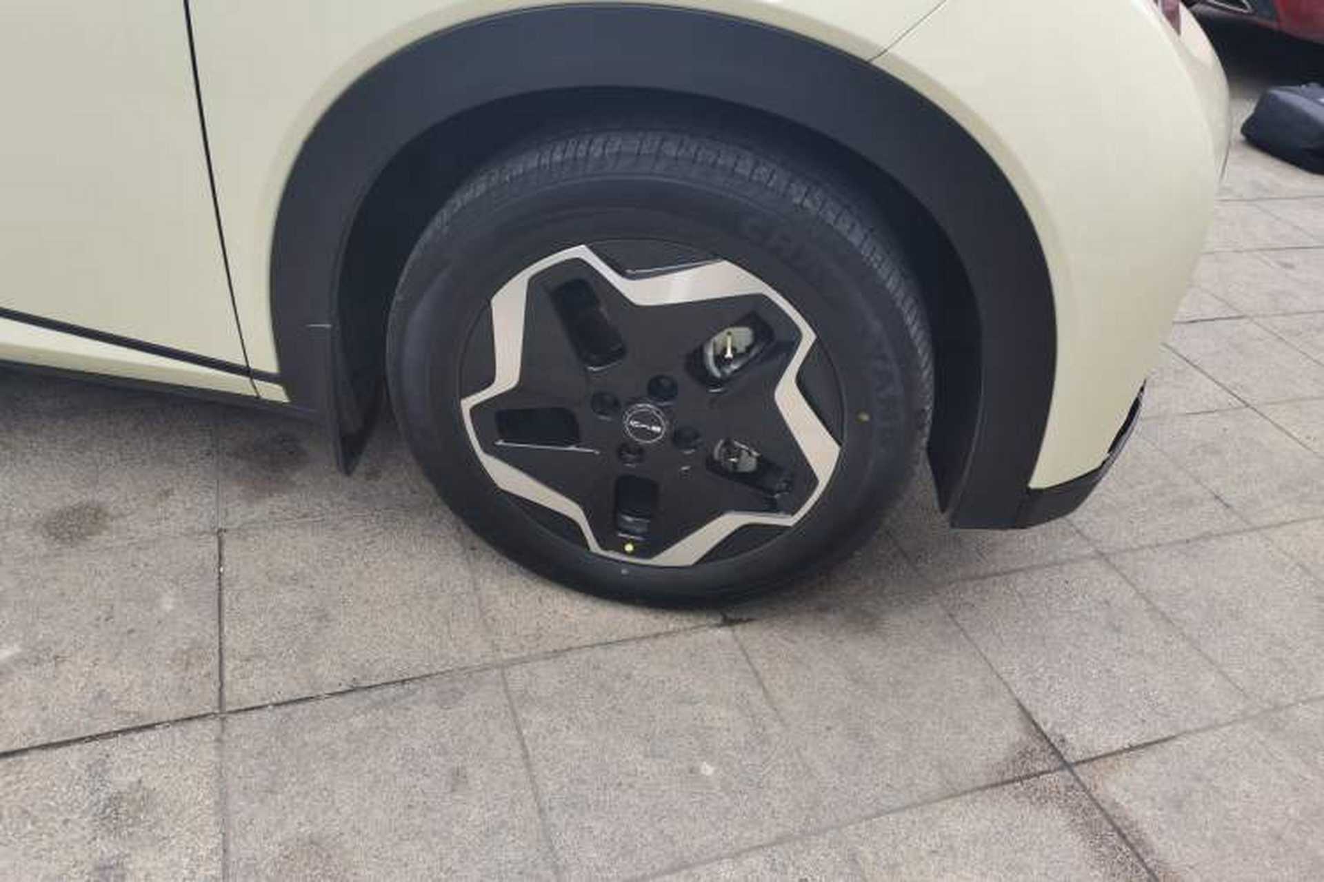 Used BYD Dolphin 2021 405 km Fashion Edition Right Front Wheel Hub