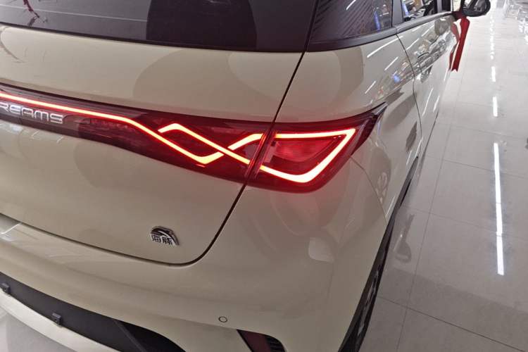 Used BYD Dolphin 2021 405 km Fashion Edition Right Rear Taillight